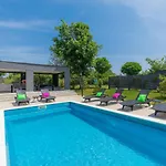 Mirna By Interhome بيت للعطل Ližnjan