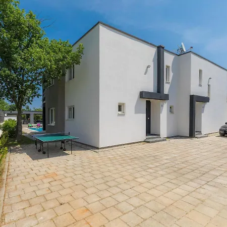 Mirna By Interhome بيت للعطل Ližnjan